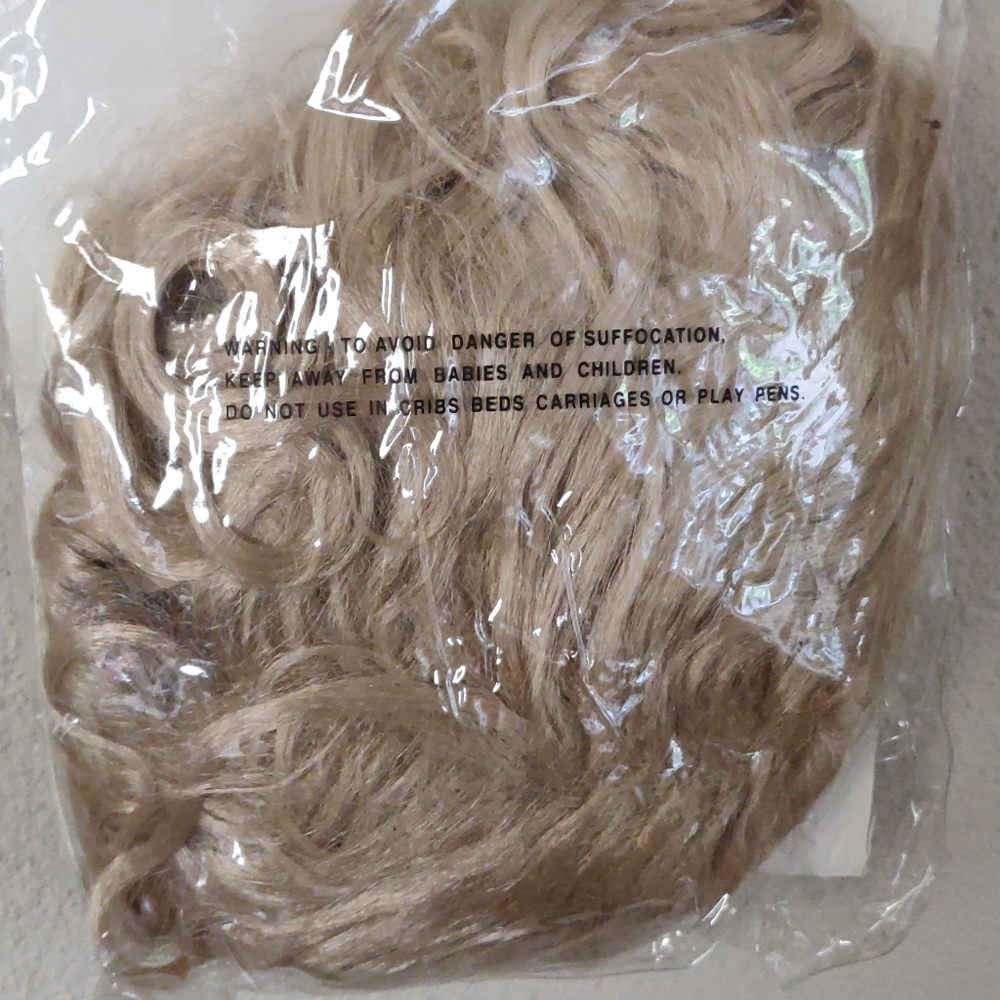 Blonde wig